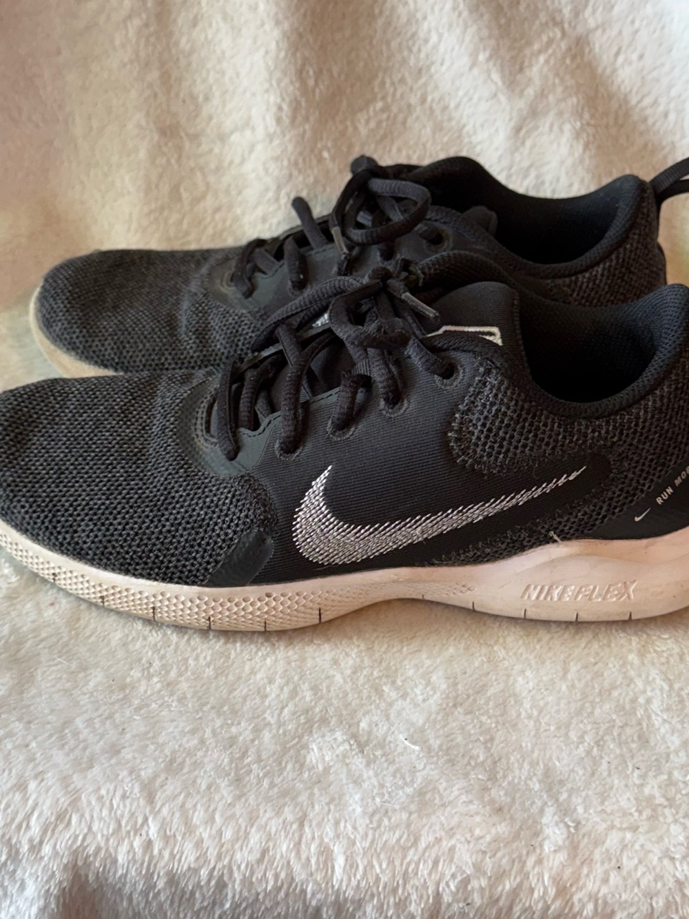 Nike‎ Flex Black & White Training Sneakers 7 Women's